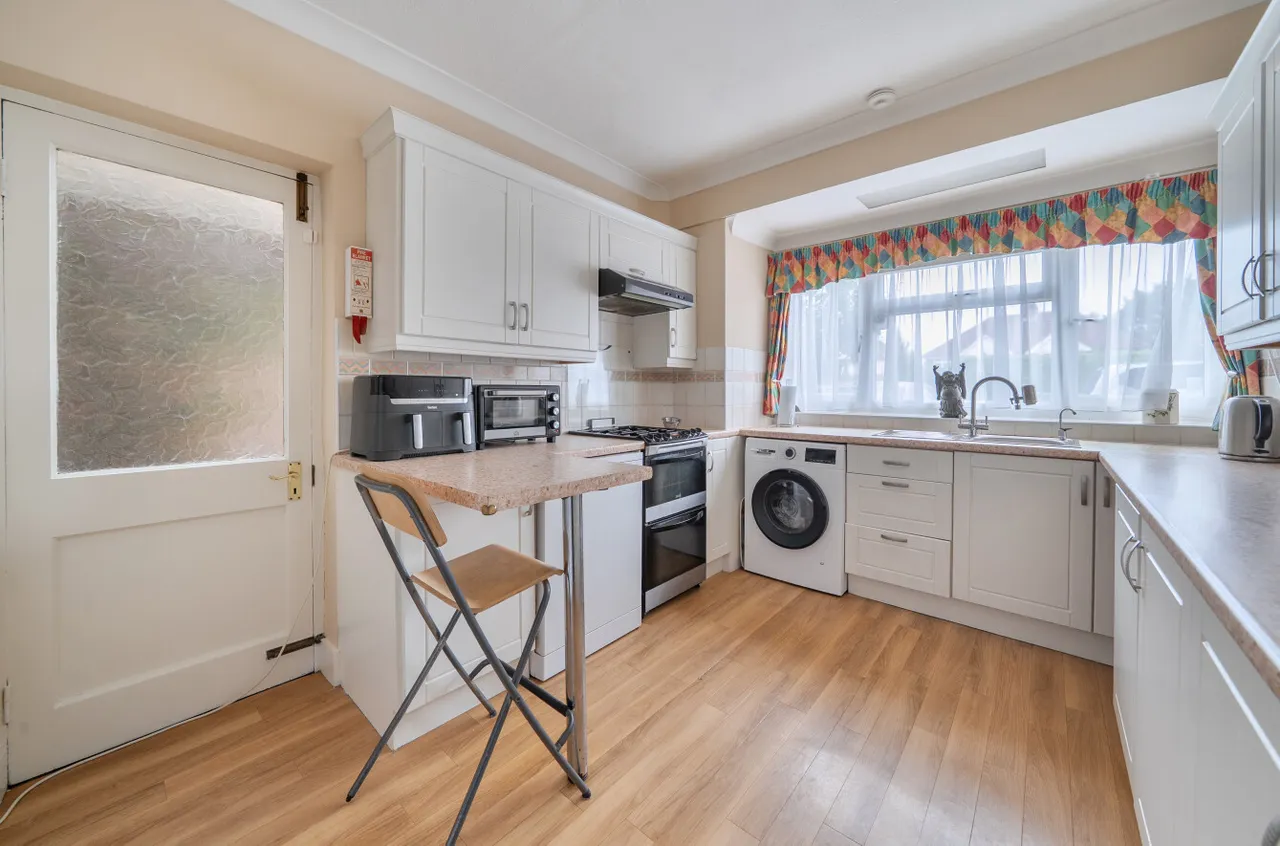 Cottimore Lane, Walton On Thames, KT12, photo 3