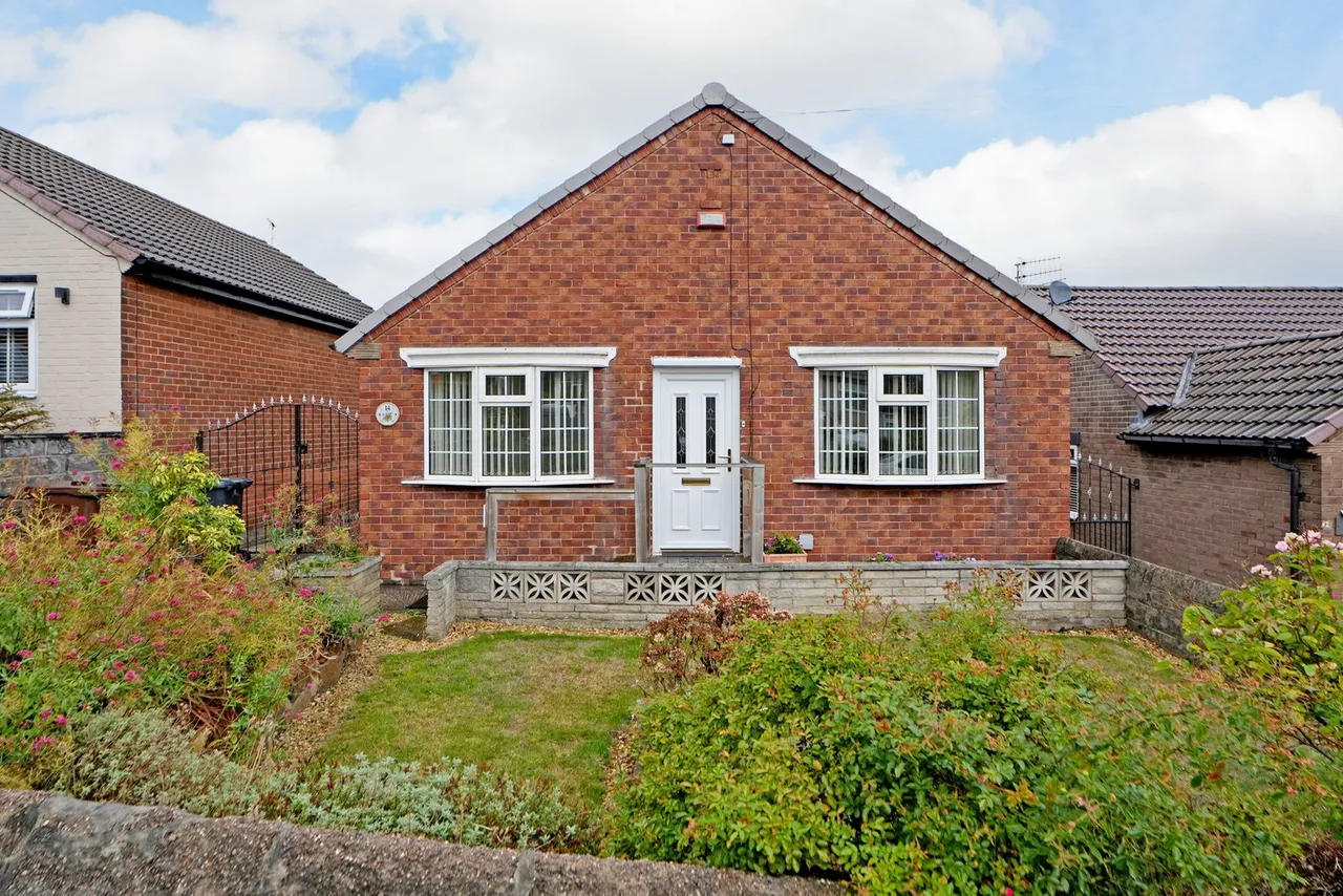 2 bed house for sale — Marchwood Avenue, Sheffield, S6 5LG