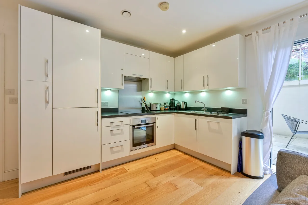 Flat 9, 5 Oakhill Road, London, photo 12