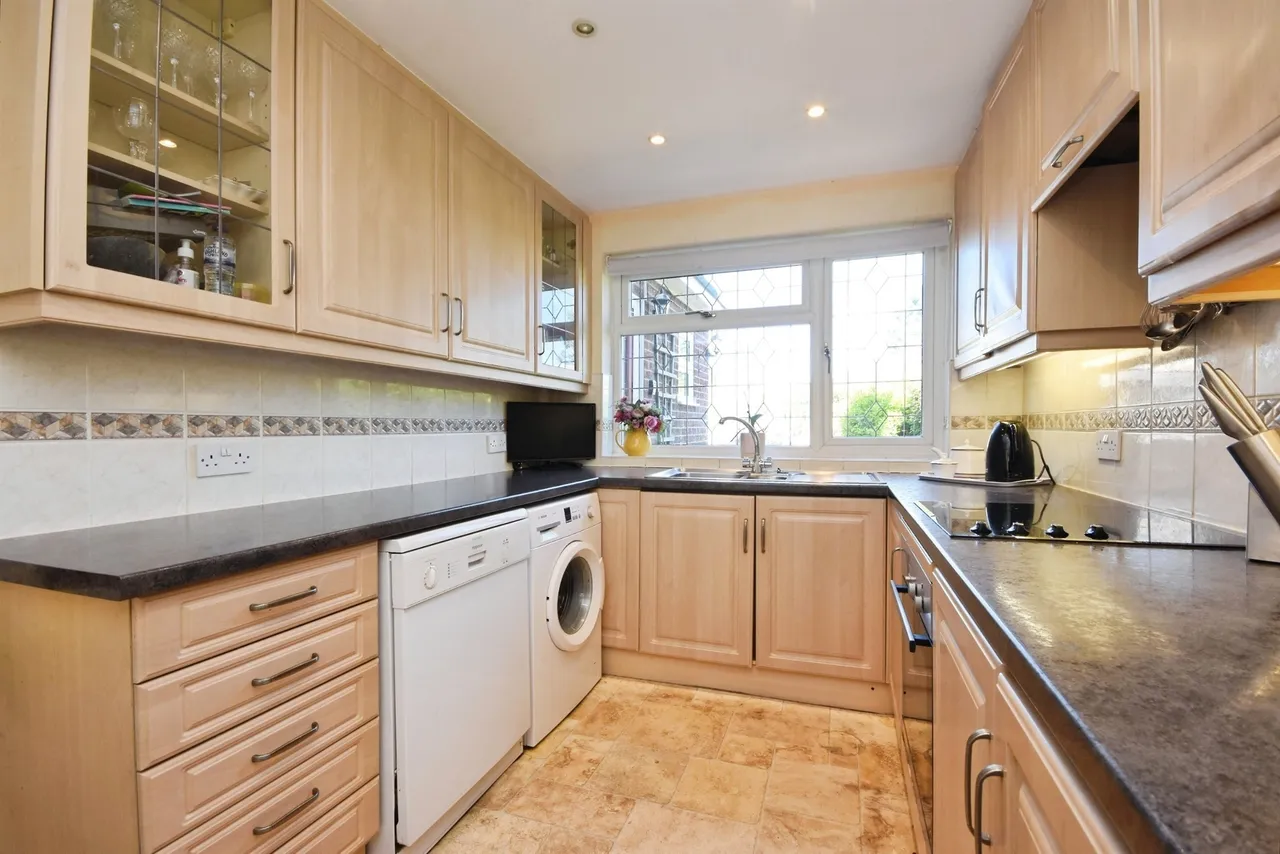 Peartree Lane, Doddinghurst, CM15, photo 7