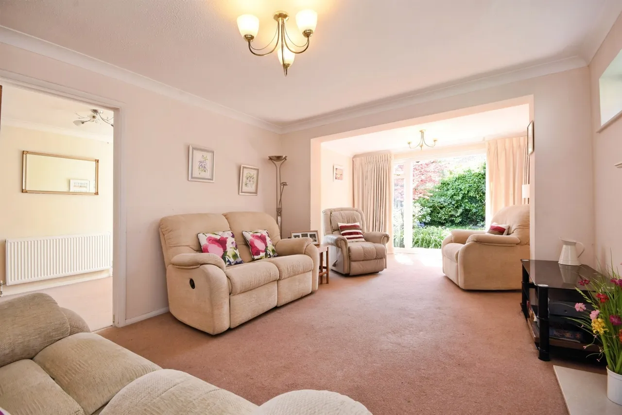 3 bed house for sale, Peartree Lane, Doddinghurst, CM15