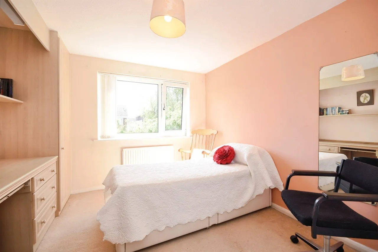 Peartree Lane, Doddinghurst, CM15, photo 13
