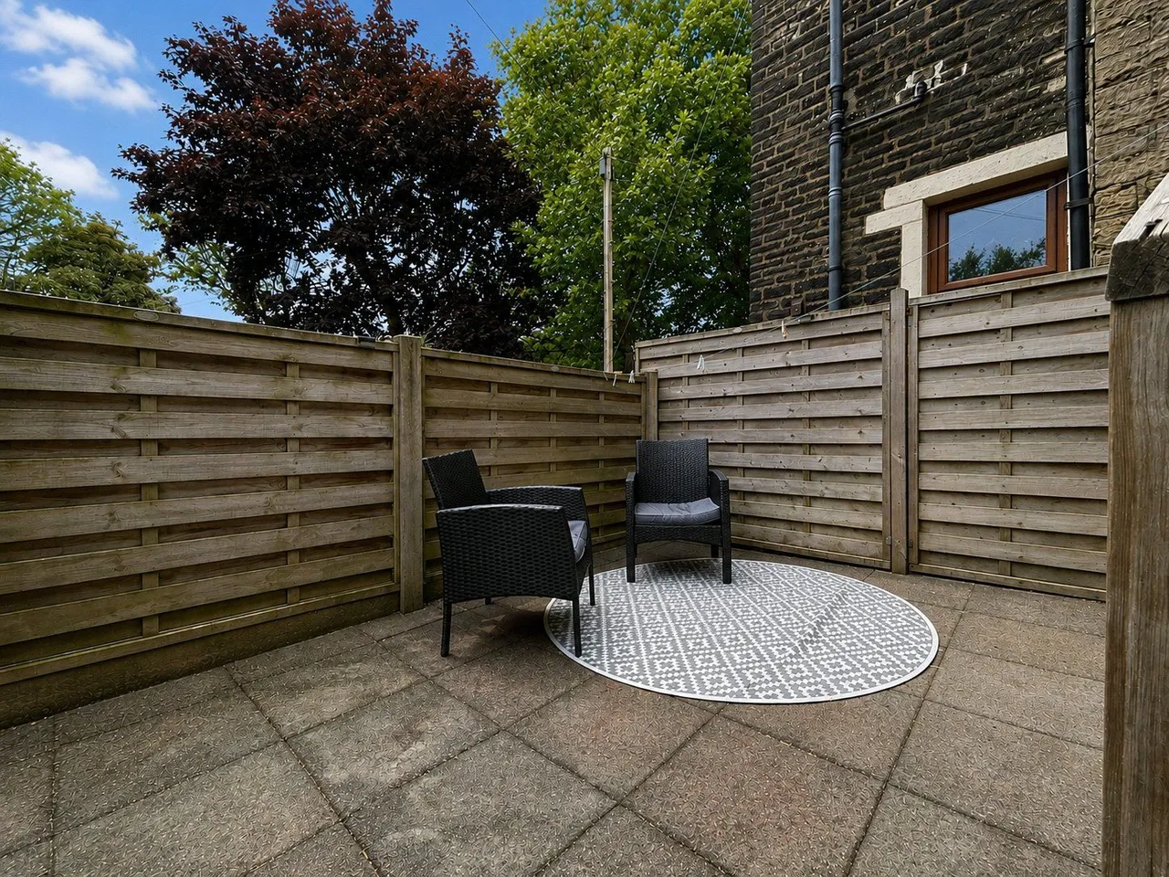 Co-Operative Street, Springhead, OL4, photo 2