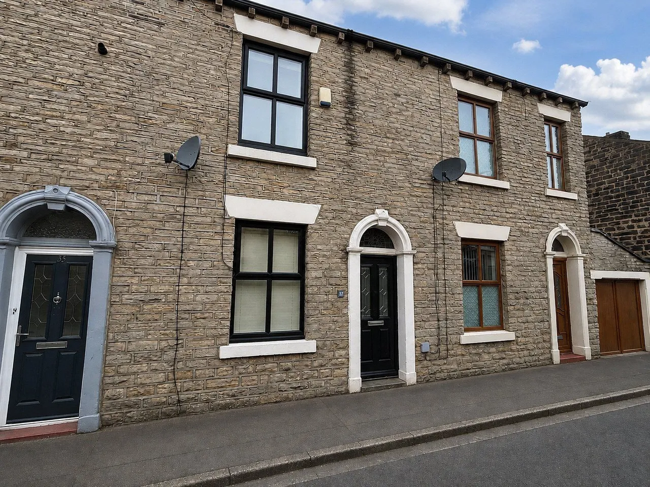 2 bed house for sale, Co-Operative Street, Springhead, OL4