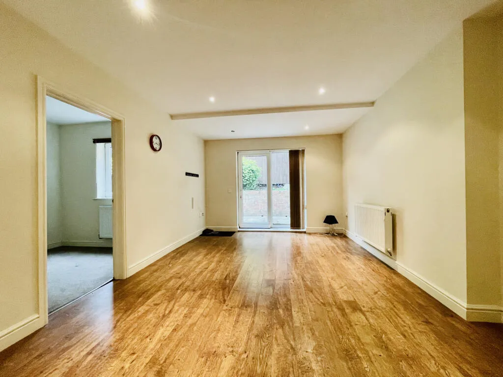 Ballfield Lane, Darton, S75, photo 13