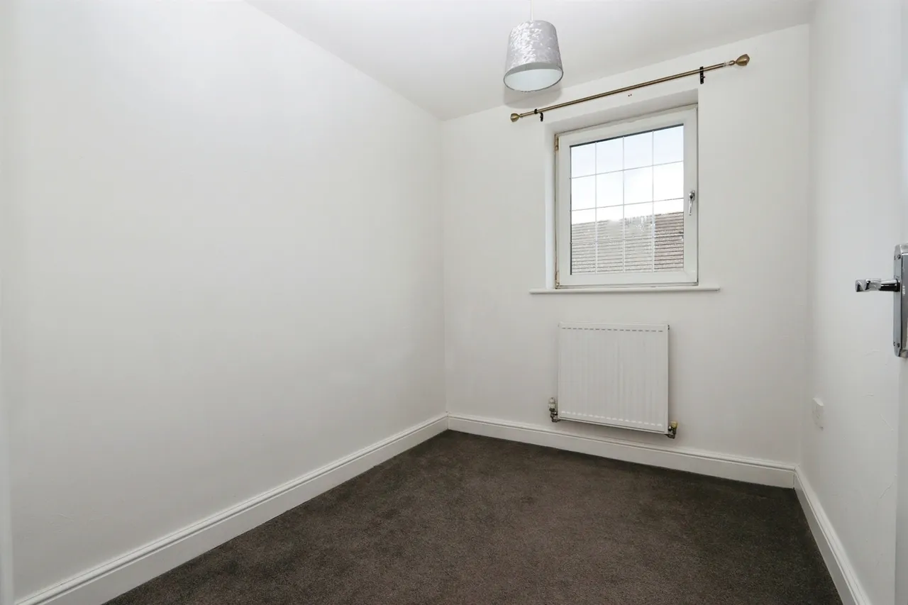 Ballfield Lane, Darton, S75, photo 7