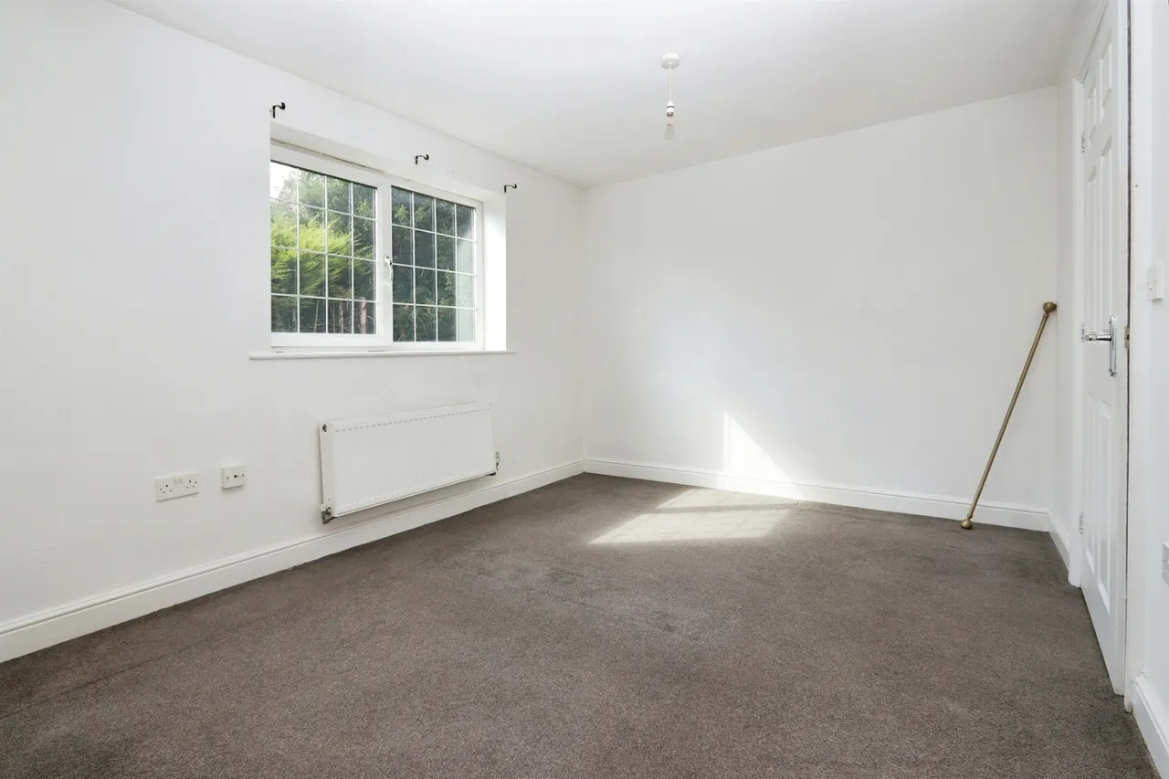 Ballfield Lane, Darton, S75, photo 8