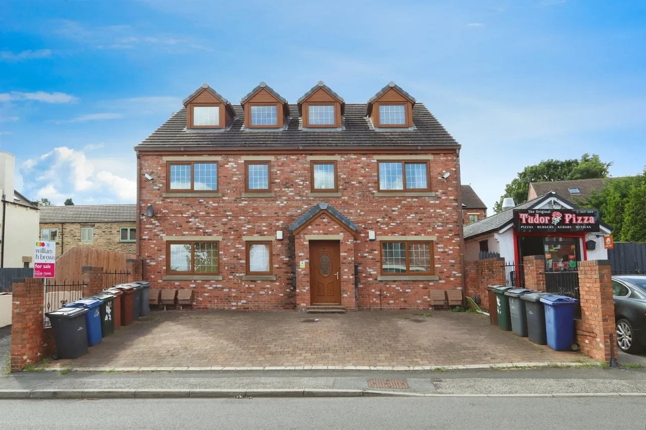9 bed flat for sale, Ballfield Lane, Darton, S75