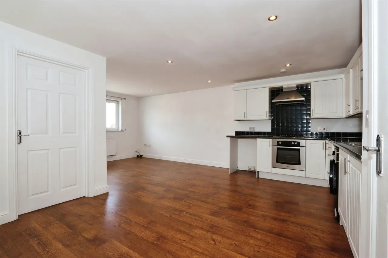 Ballfield Lane, Darton, S75, photo 3