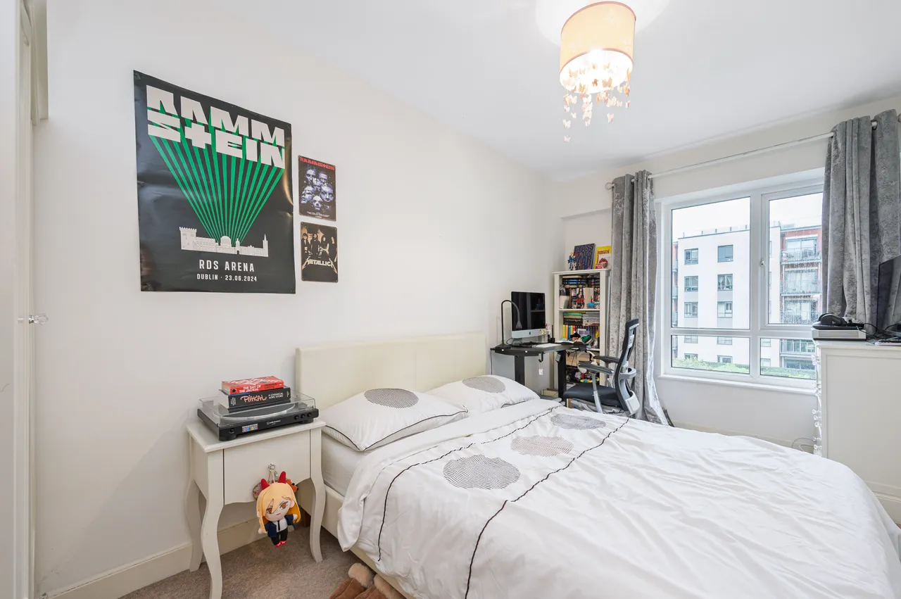 London, NW9, photo 6