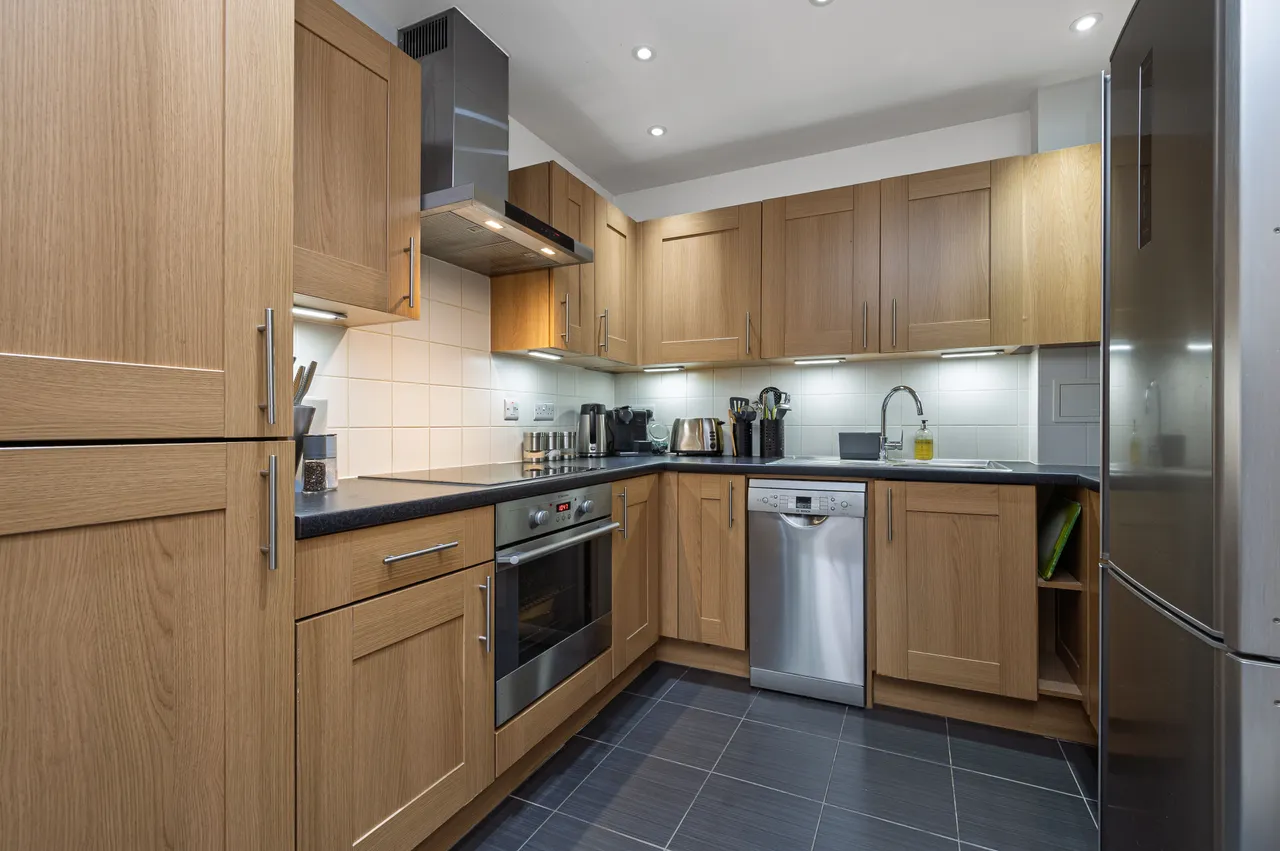 London, NW9, photo 5