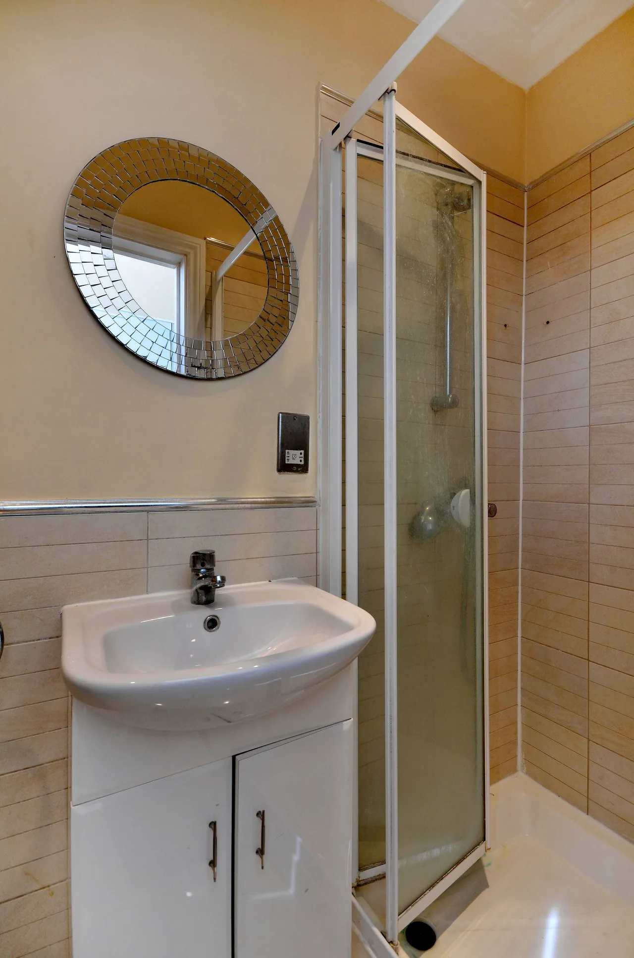 First Floor, 71 Westbourne Grove, London, photo 3