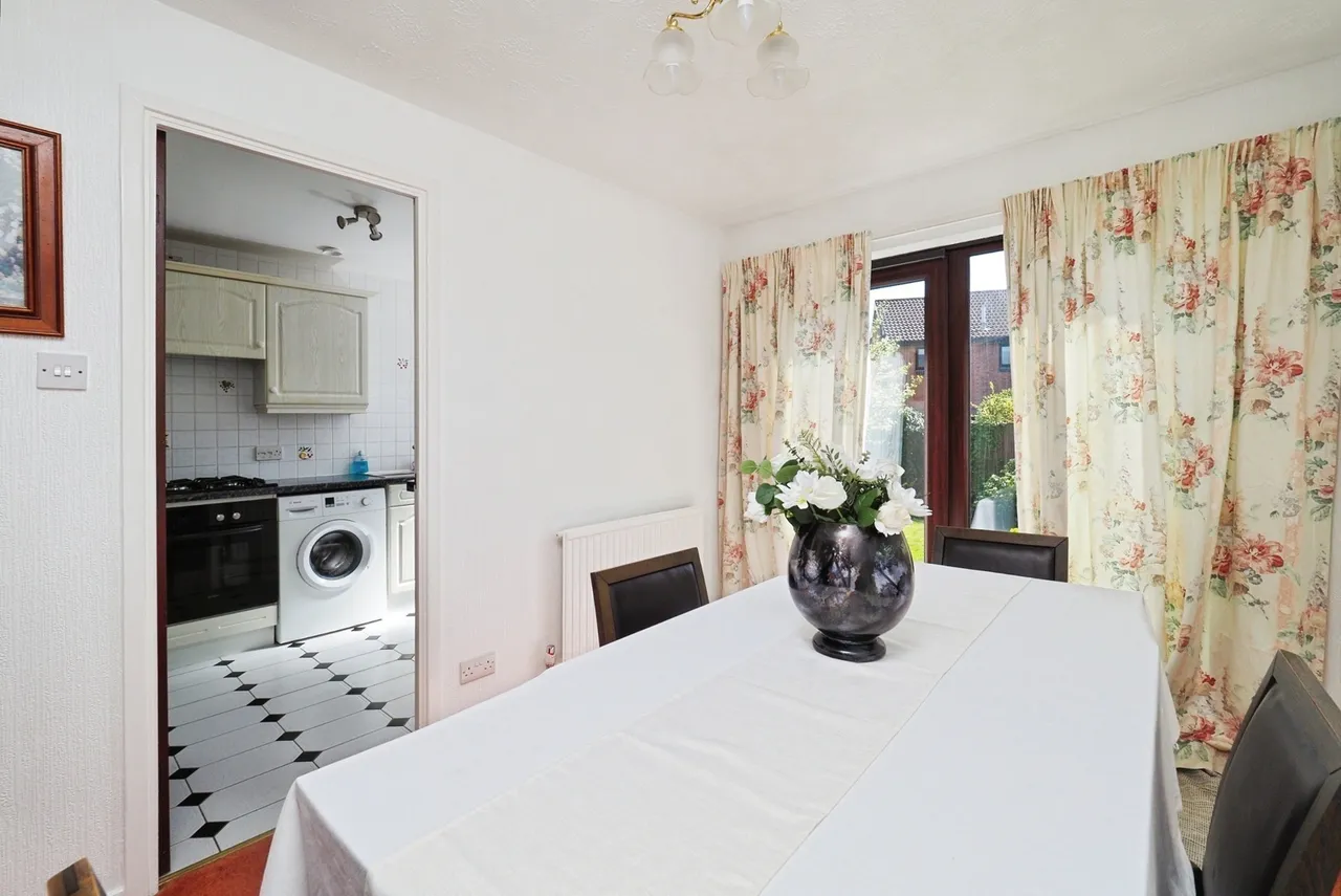 Courtney Close, Wollaton, Nottingham, NG8, photo 7