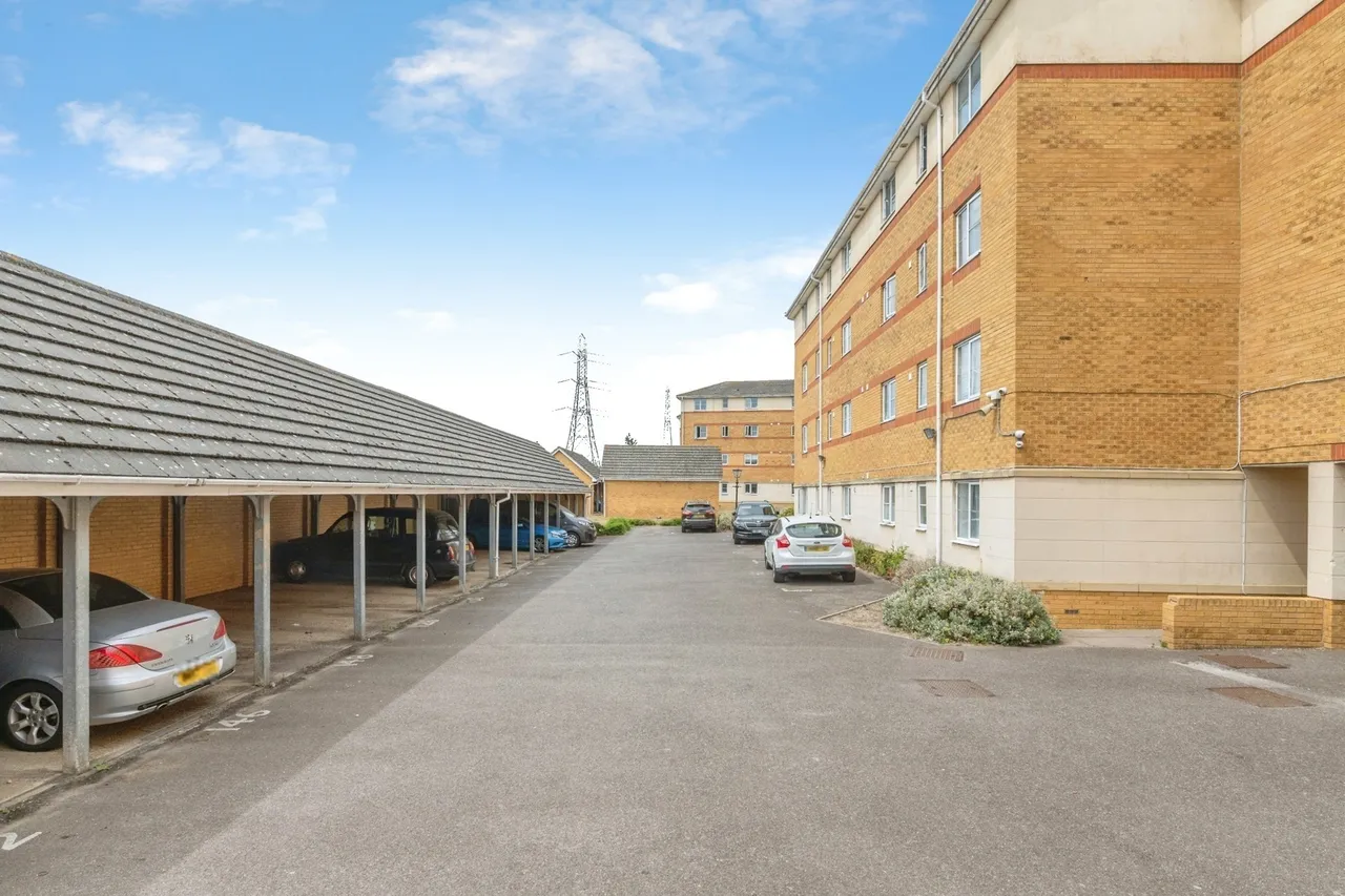 Sewell Close, Chafford Hundred, Grays, Essex, RM16, photo 14