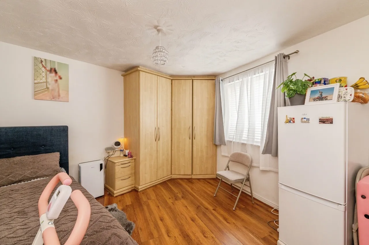 Sewell Close, Chafford Hundred, Grays, Essex, RM16, photo 13