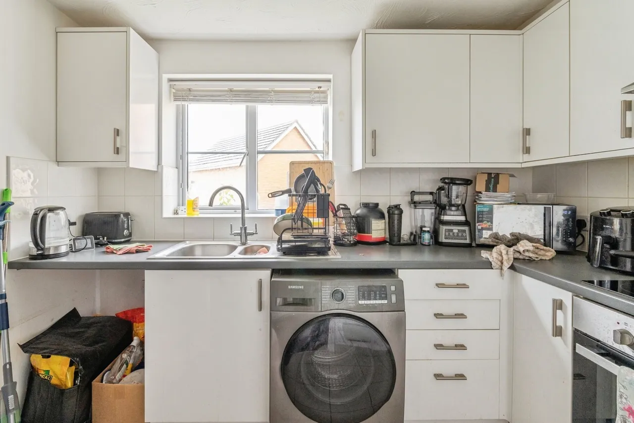 Sewell Close, Chafford Hundred, Grays, Essex, RM16, photo 10