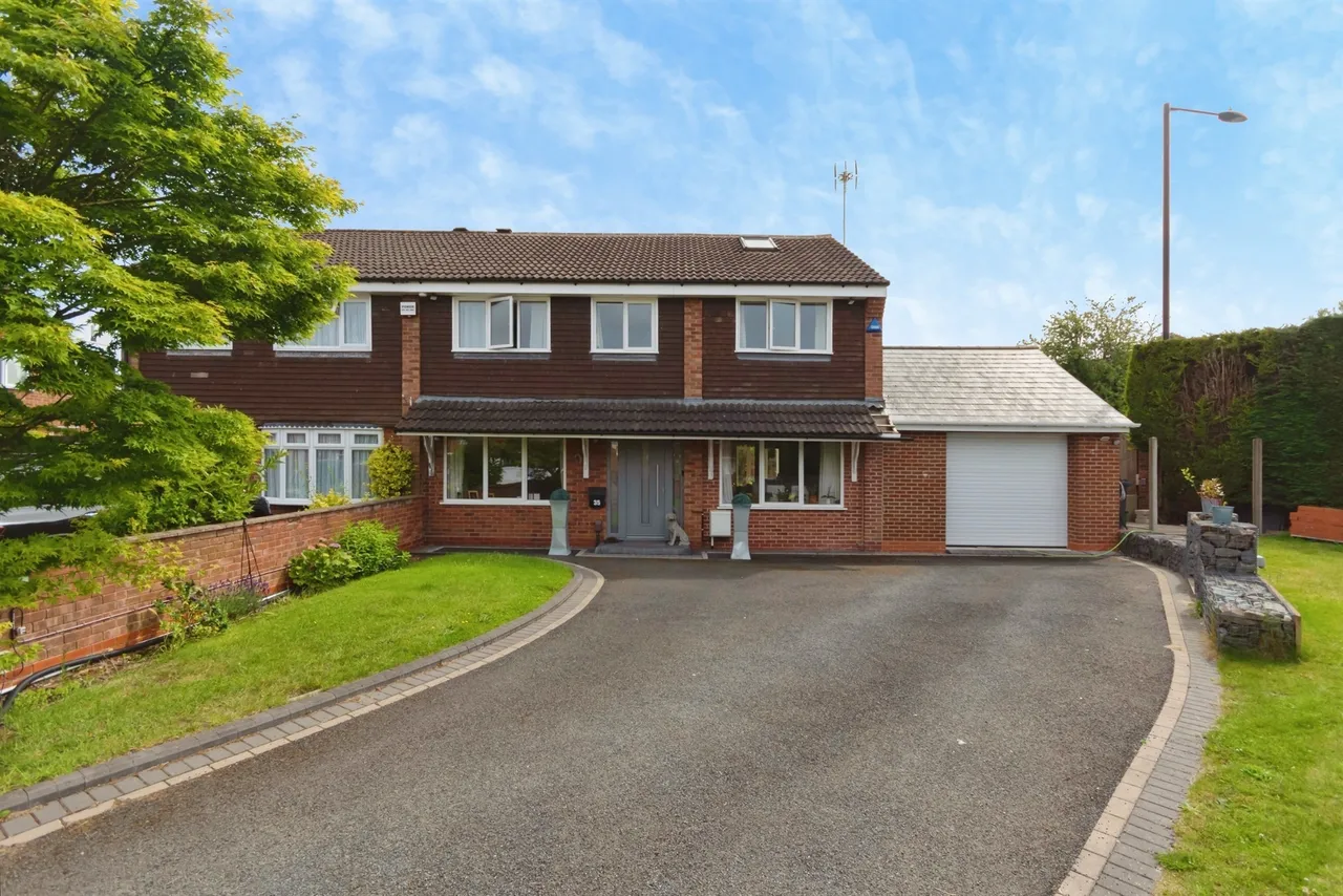 Regency Gardens, Birmingham, B14, photo 2