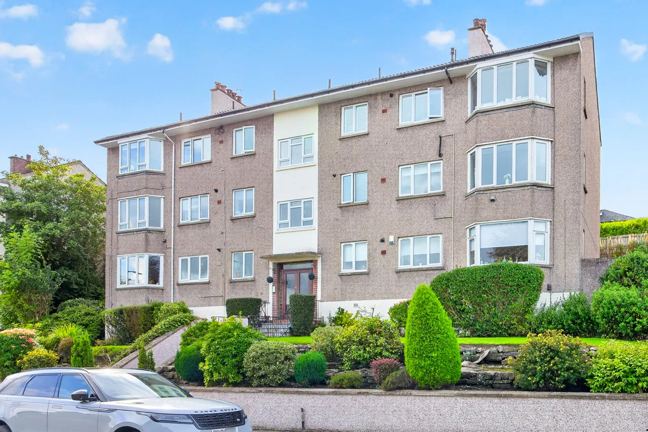 2 bed flat for sale, Greenwood Road, Clarkston, G76
