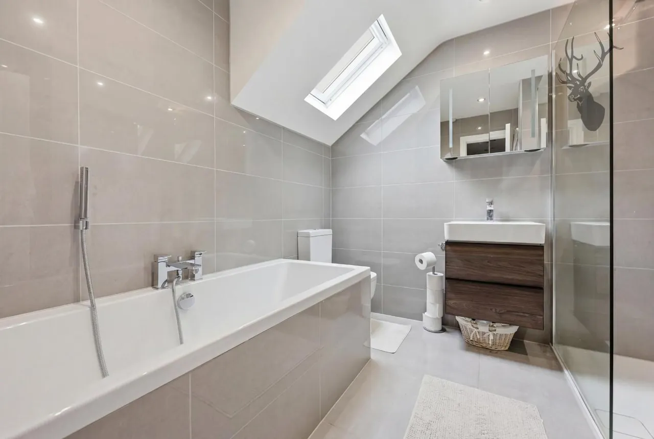 Orchard Drive, Theydon Bois, CM16, photo 16