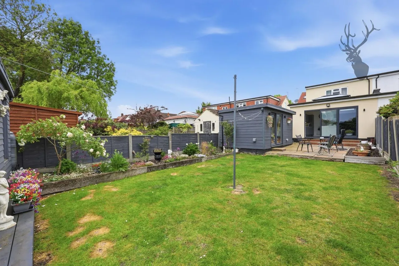 Orchard Drive, Theydon Bois, CM16, photo 19