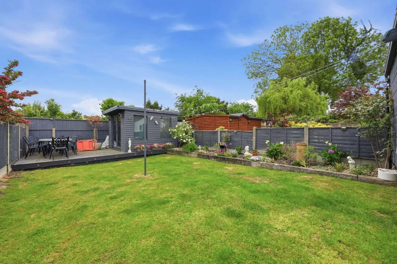 Orchard Drive, Theydon Bois, CM16, photo 18