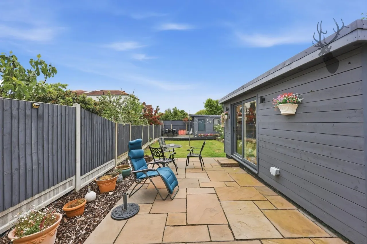 Orchard Drive, Theydon Bois, CM16, photo 17