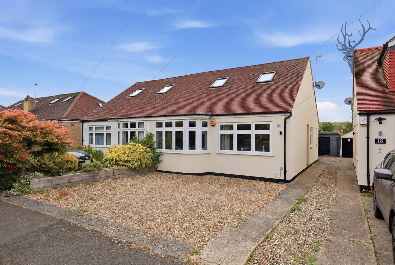 4 bed house for sale, Orchard Drive, Theydon Bois, CM16