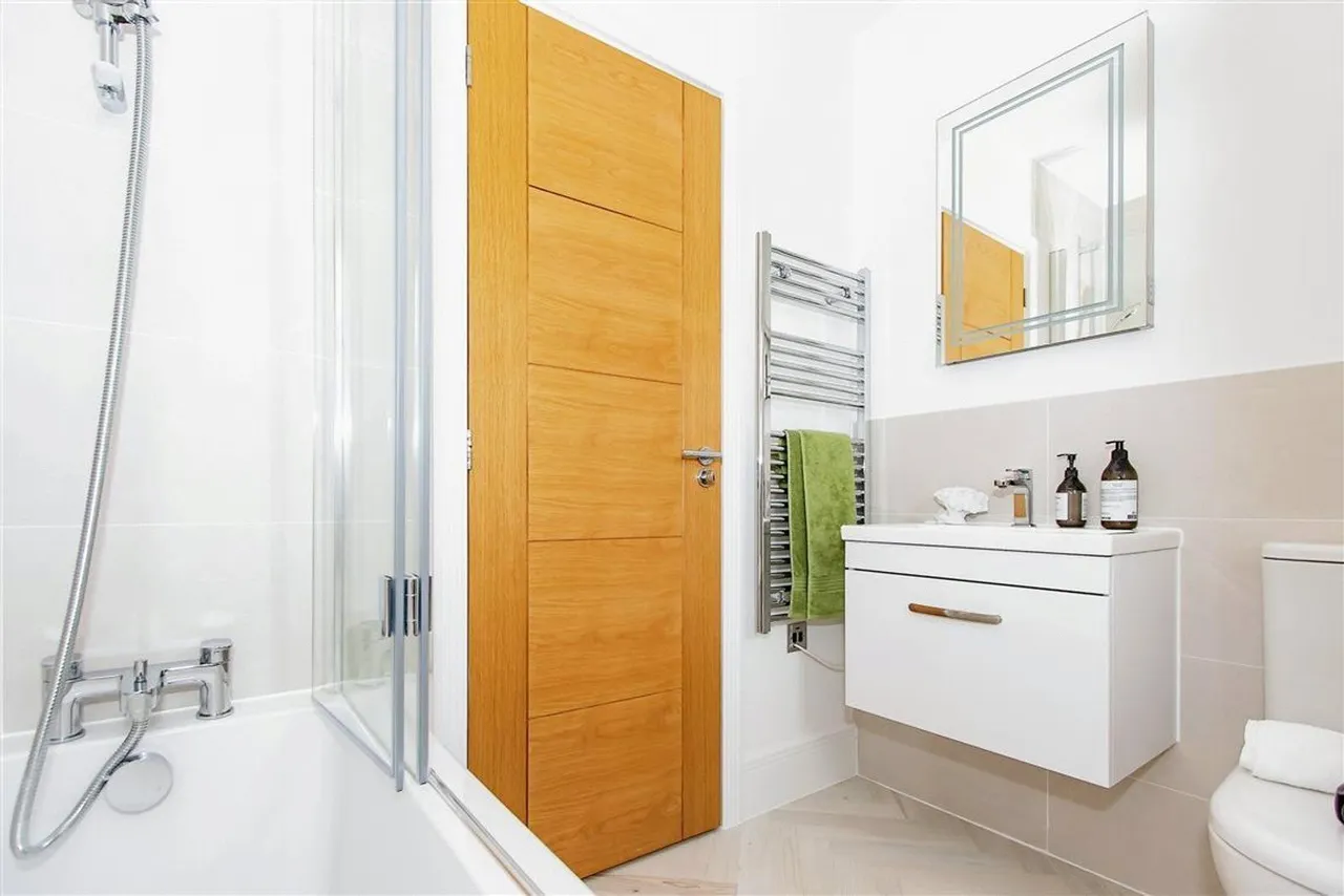 Brockhills Lane, New Milton, BH25, photo 9