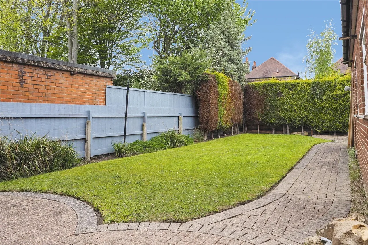 Wollaton Road, Wollaton, Nottingham, NG8, photo 13