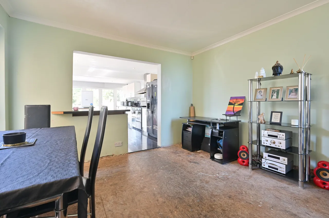58 Wiggenhall Road, Watford, photo 6
