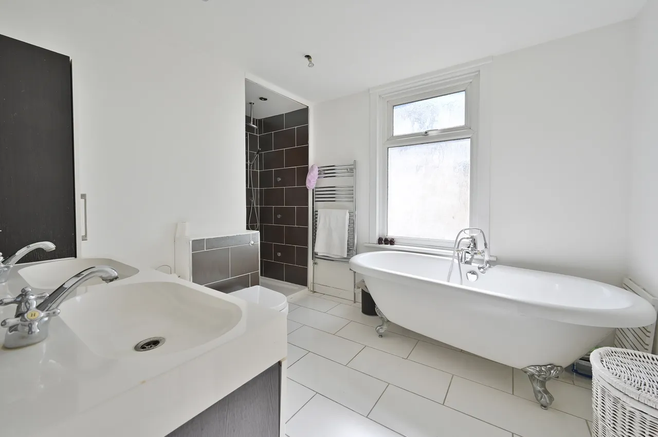58 Wiggenhall Road, Watford, photo 9