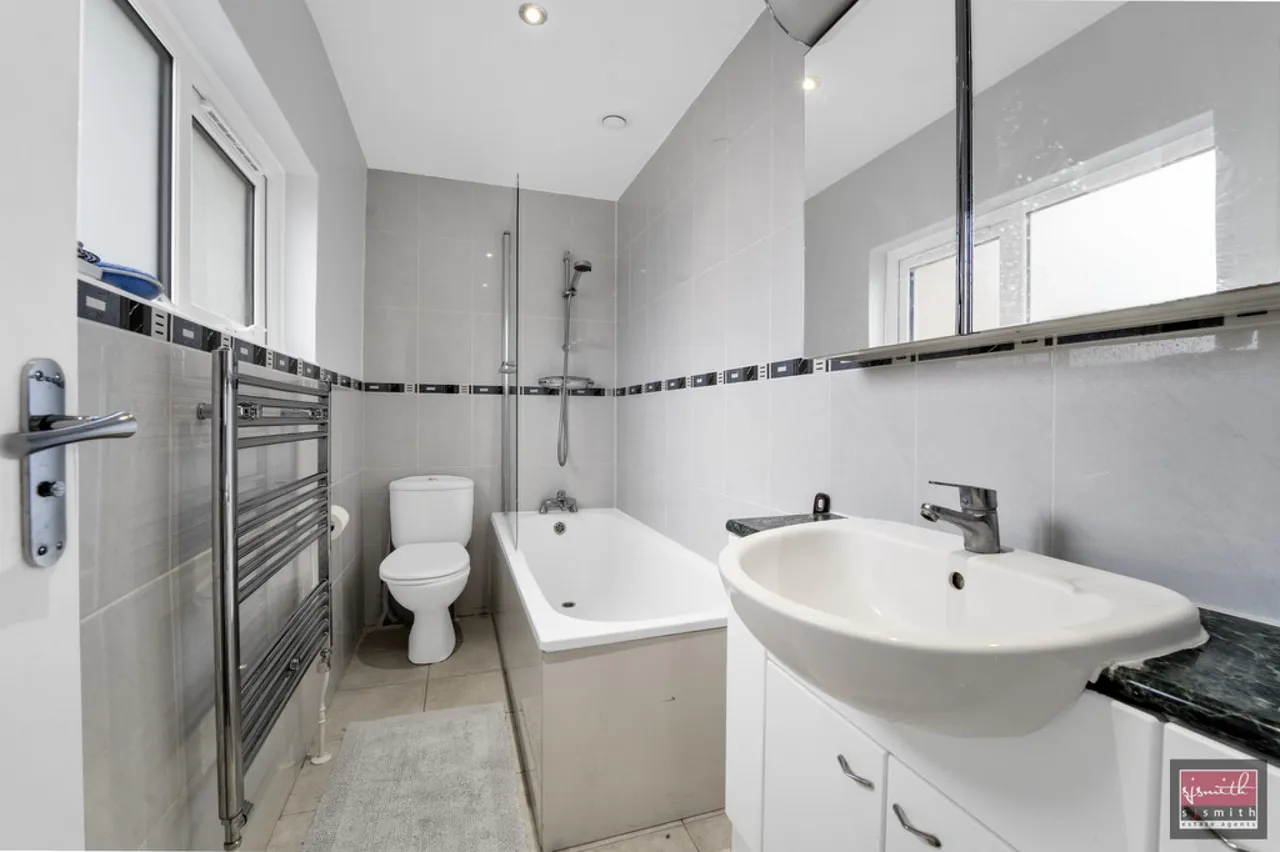 Clarendon Road, Ashford, TW15, photo 8