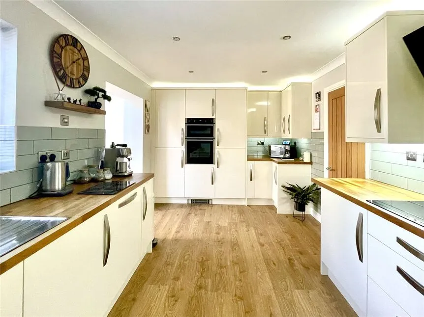 Swallowood Court, Brampton Bierlow, South Yorkshire, S63, photo 4