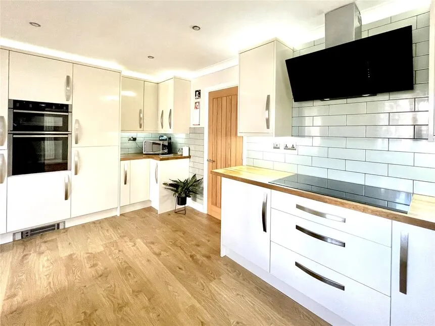 Swallowood Court, Brampton Bierlow, South Yorkshire, S63, photo 6
