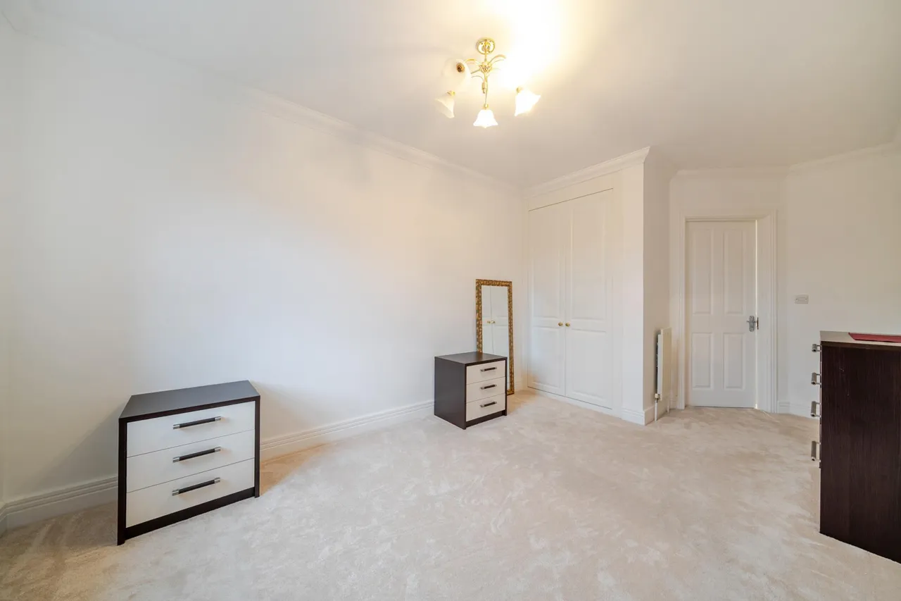 Tower Place, photo 9