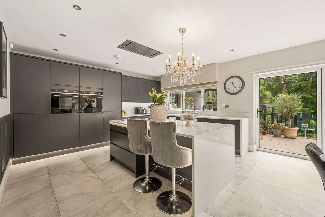 Park Avenue, Wilmslow, Cheshire, SK9 2JG, photo 4