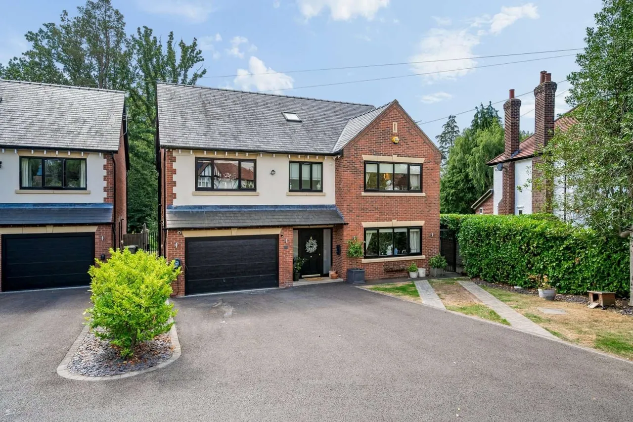6 bed house for sale — Park Avenue, Wilmslow, Cheshire, SK9 2JG