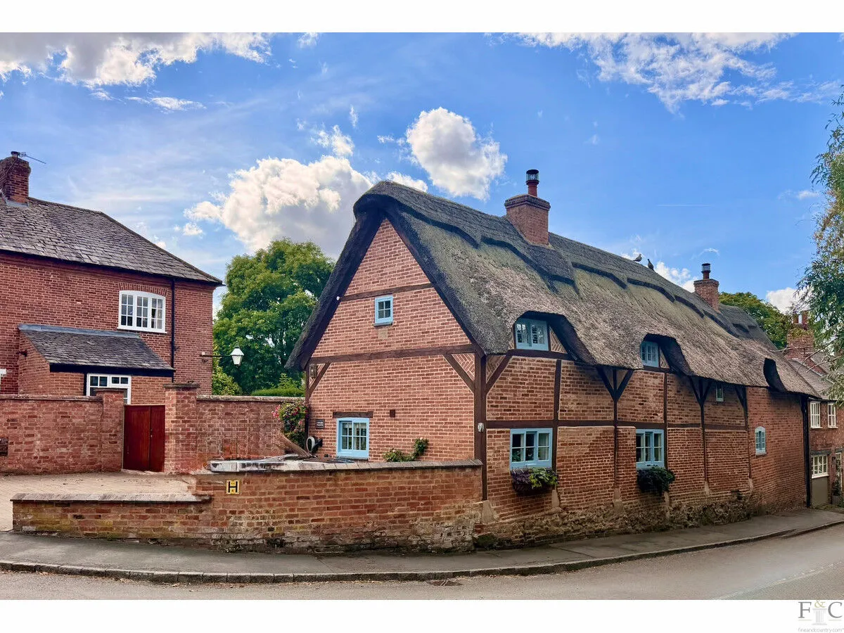 3 bed house for sale, Bell Lane, Burton Overy, LE8