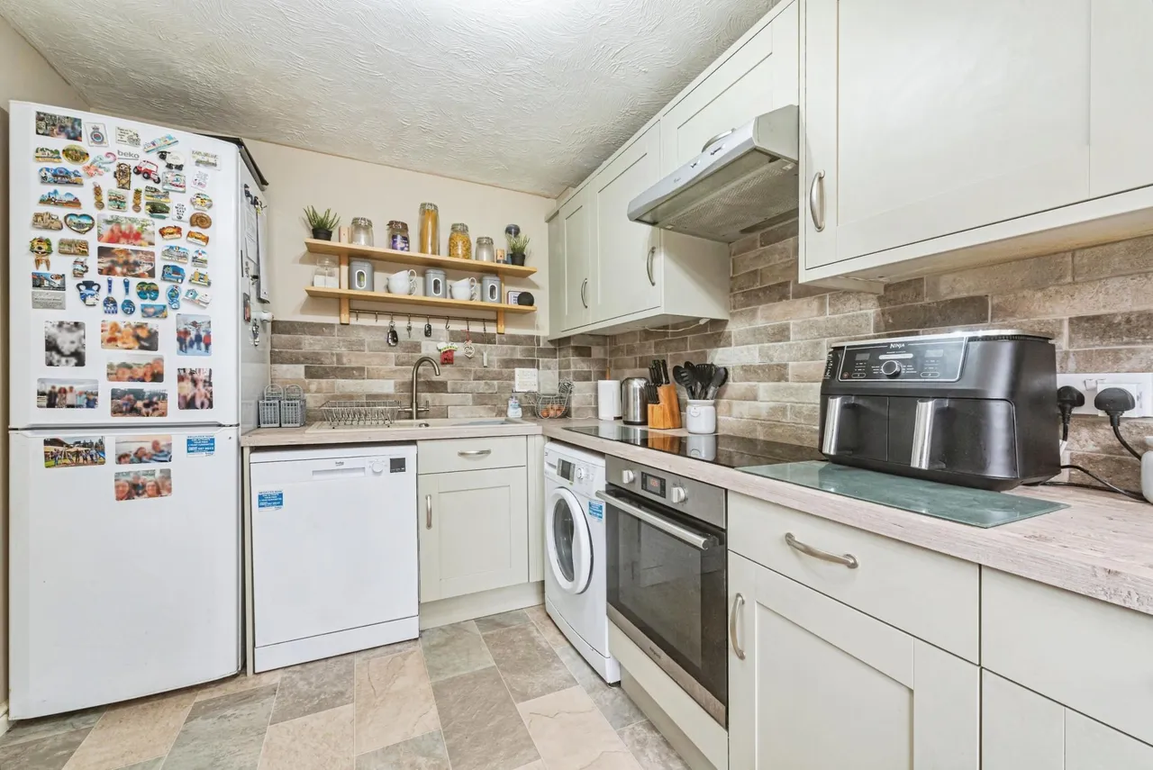 Oceana Crescent, Basingstoke, RG22, photo 5