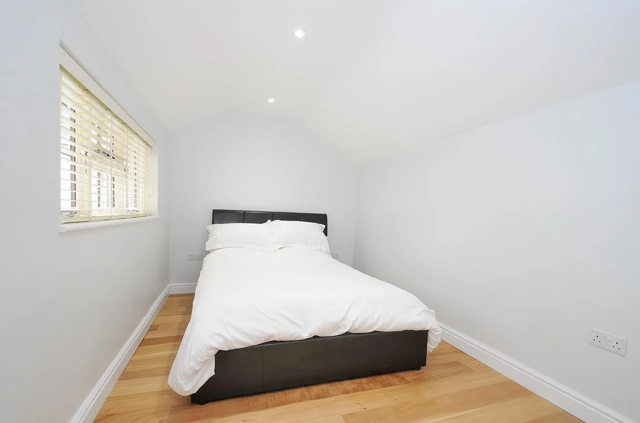 Black Horse Way Horsham RH12, photo 7