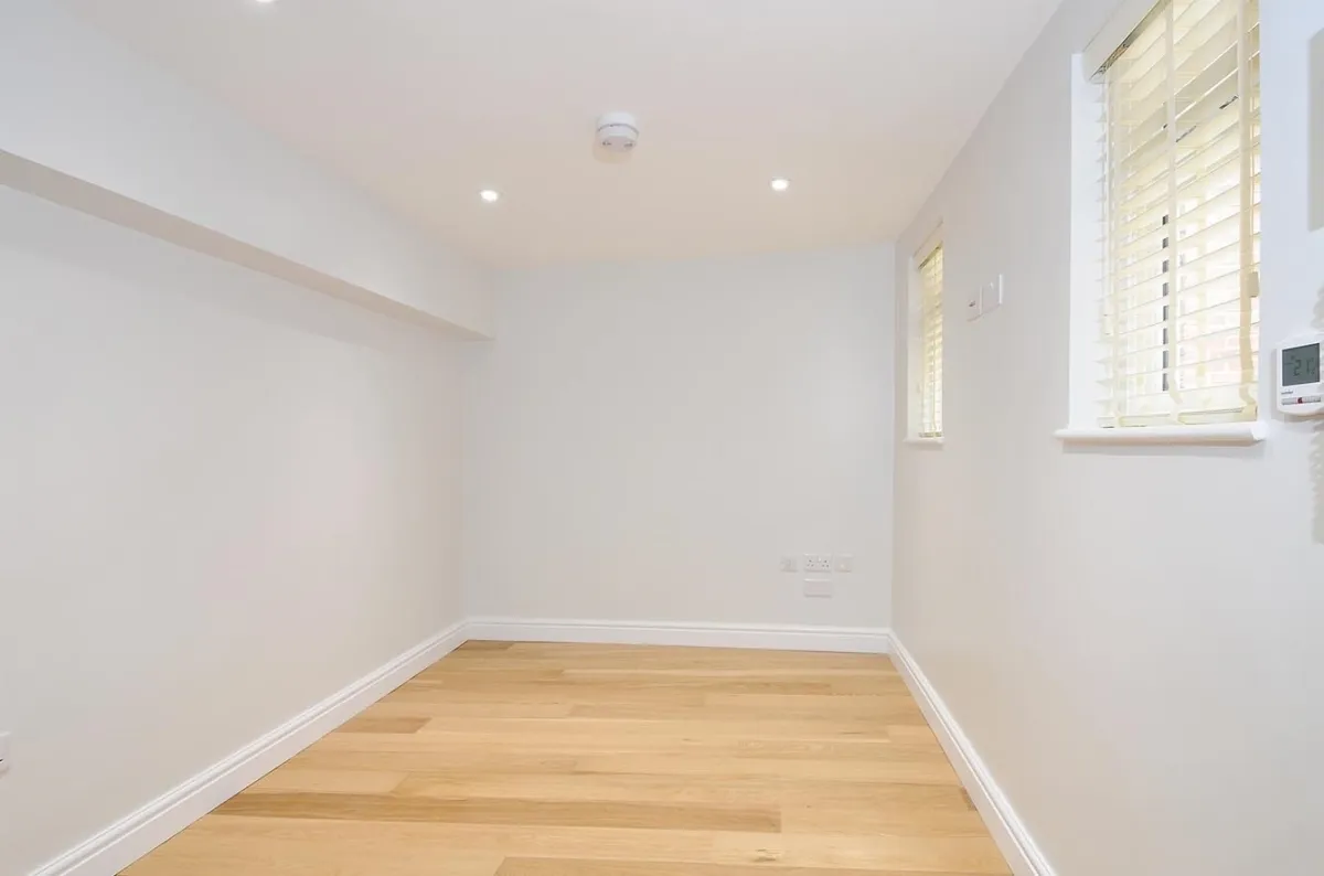 Black Horse Way Horsham RH12, photo 4