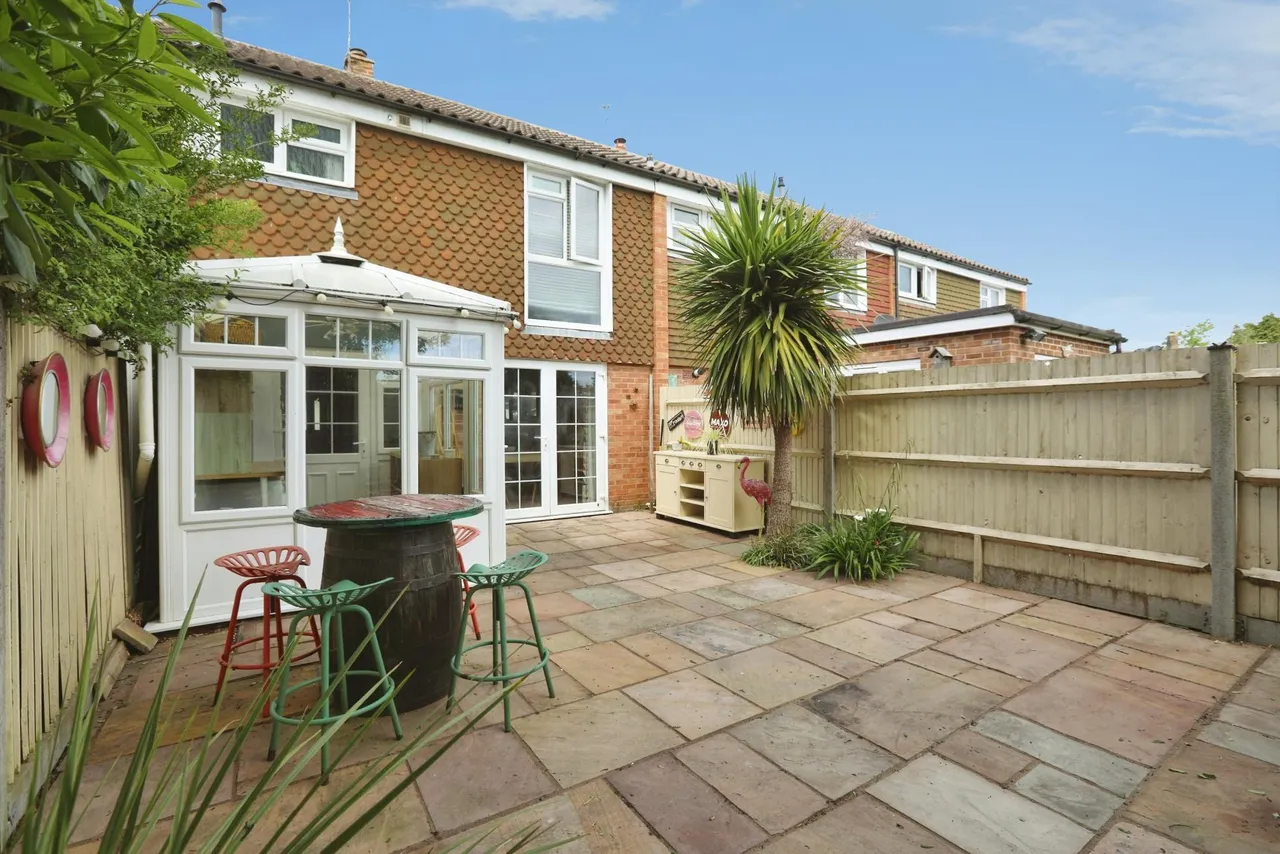Corsletts Avenue, Horsham, RH12, photo 13