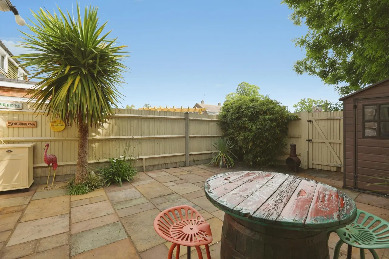 Corsletts Avenue, Horsham, RH12, photo 12