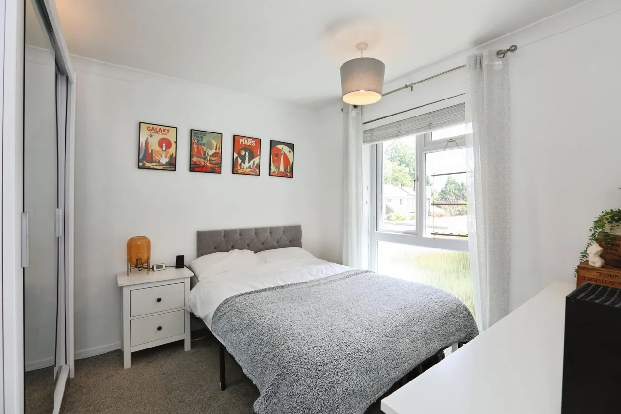 Corsletts Avenue, Horsham, RH12, photo 9