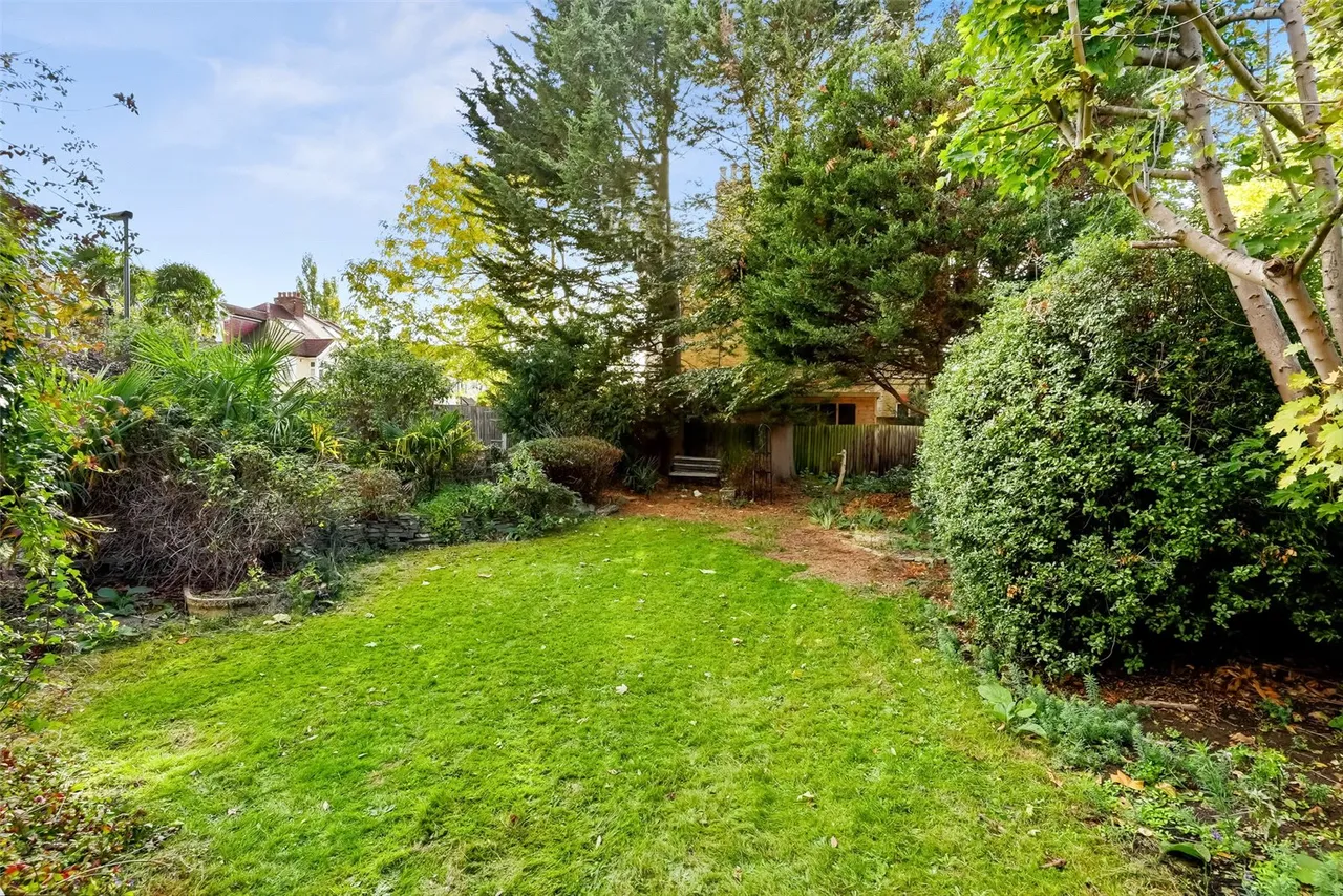 Broom Road, Teddington, TW11 9PF, photo 17