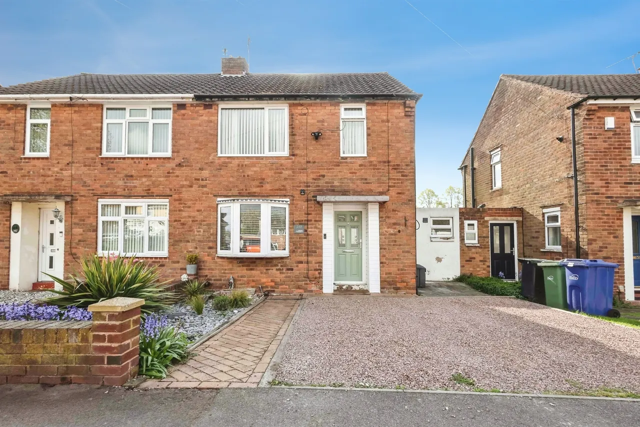 3 bed house for sale — Bells Lane, Stourbridge
