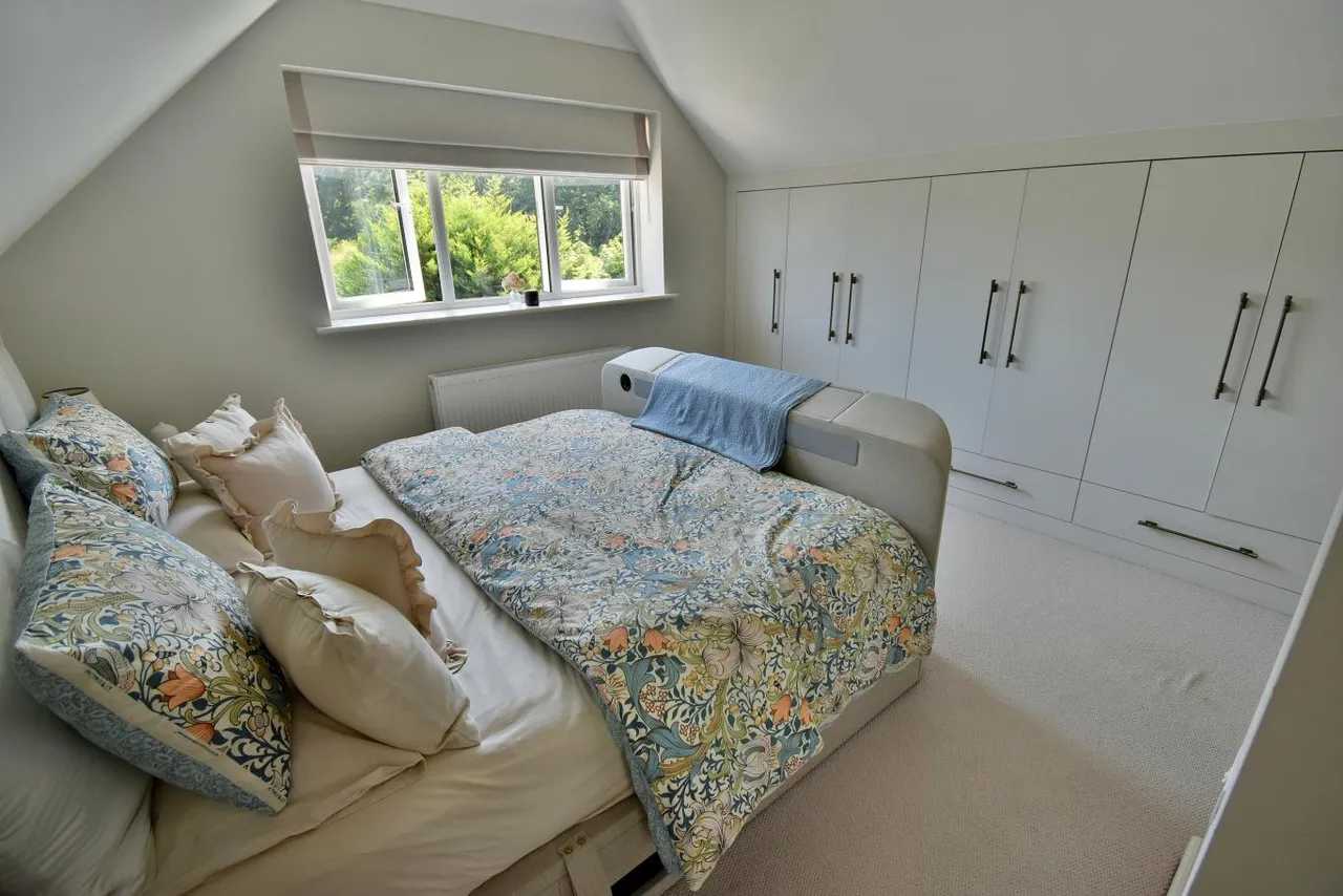 Headswell Avenue, BH10, photo 14