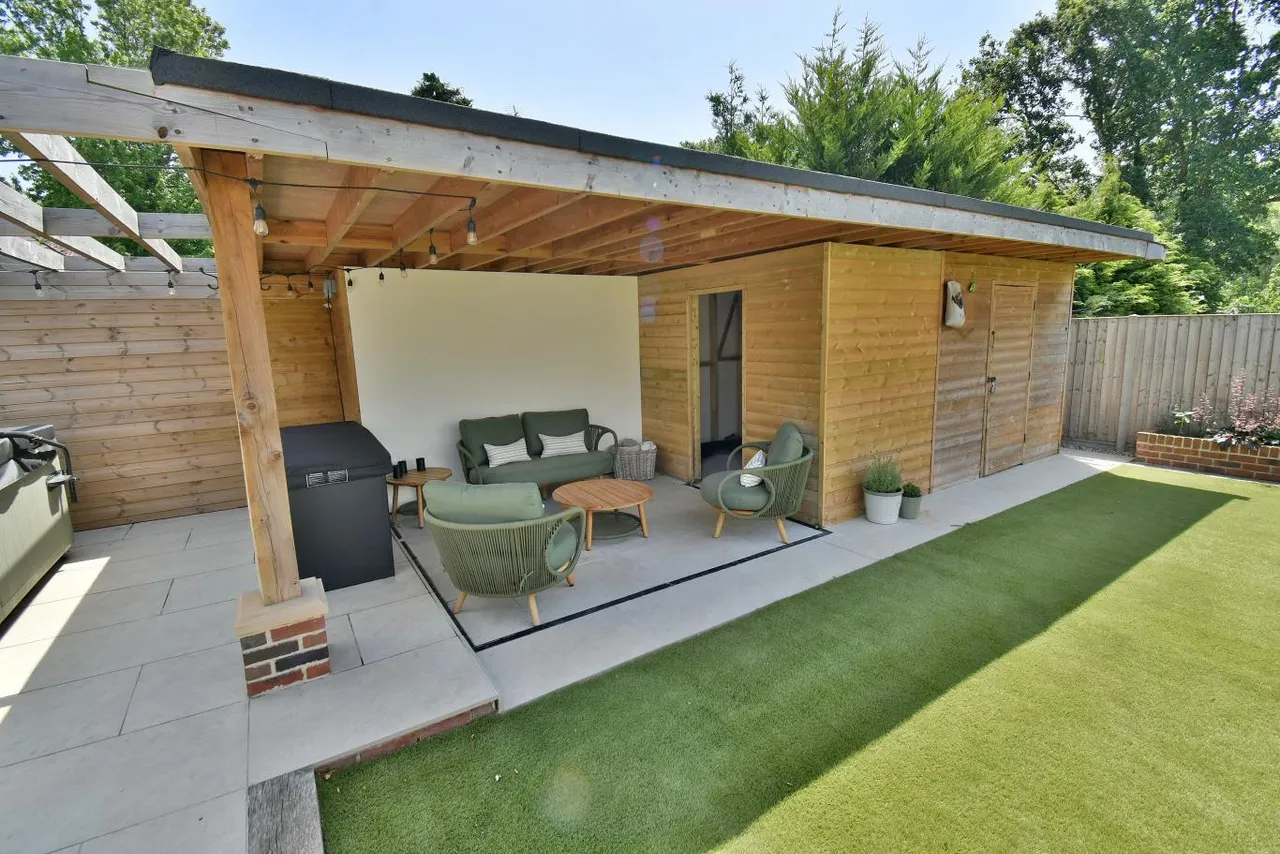Headswell Avenue, BH10, photo 21