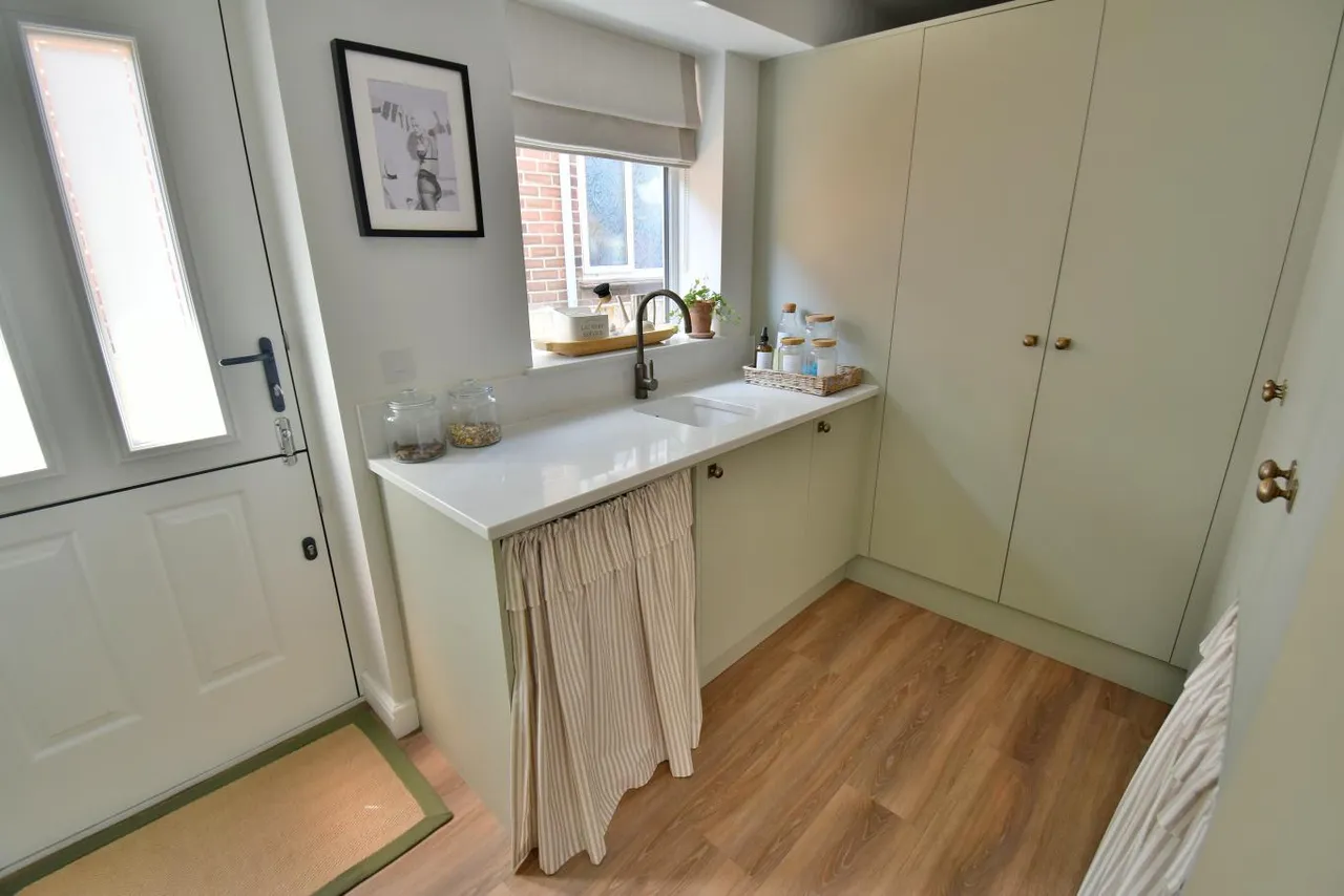 Headswell Avenue, BH10, photo 7