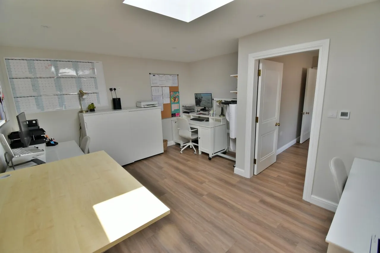Headswell Avenue, BH10, photo 9